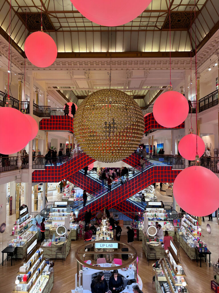 The Best Christmas Photo Spots in Paris