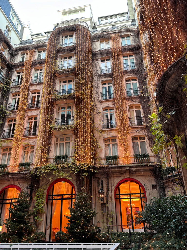 The Best Christmas Photo Spots in Paris